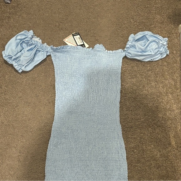 NWT BOOHOO shirred chambray off should dress sz 6 - Picture 1 of 5